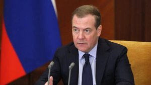 Медведев заявил о праве России требовать репарации от Финляндии