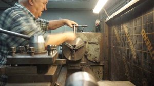 18- Торцевание  заготовки.