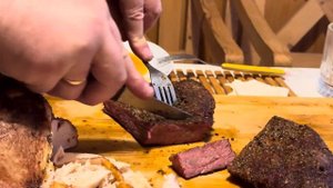 Смокер Oklahoma Joe’s. Готовим огромную курицу и Трискет.