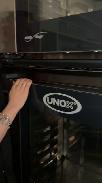 ЧЗВ от UNOX - Как правильно установить печи UNOX друг на друга?