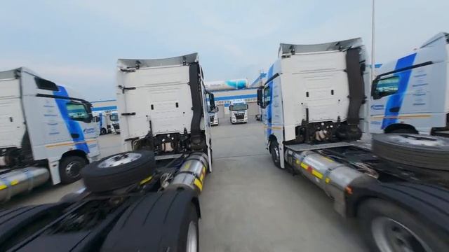 КАМАЗы К5 на СПГ отправились из Владивостока в Санкт-Петербург смотреть онлайн