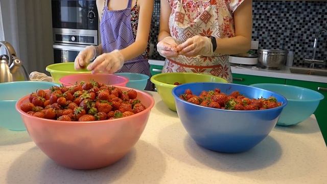 Дома лучше | Летняя жизнь в доме с огородом | Клубника с смотреть онлайн