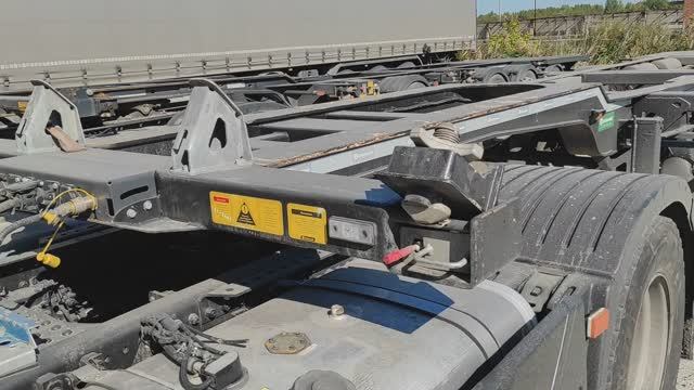 Обзор б/у полуприцепа контейнеровоза Grunwald Gr.C-L4 945430-000001, 2024 г.в., Новосибирск
