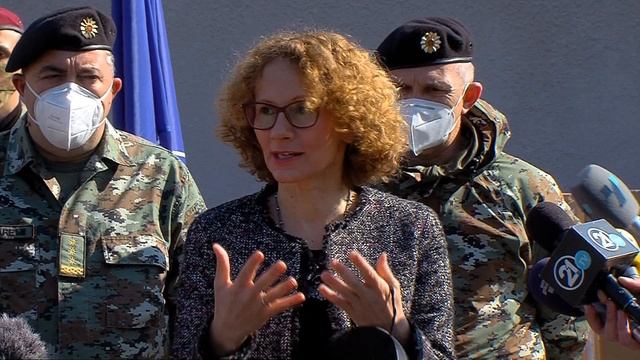 САД донира 1.269 автоматски пушки за македонската Армиј? смотреть онлайн