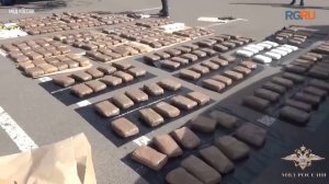 Подмосковные полицейские поймали водителя и пассажира "Газели" с 500 кг наркотиков