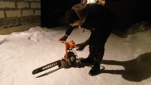 Запуск бензопилы дружба 4