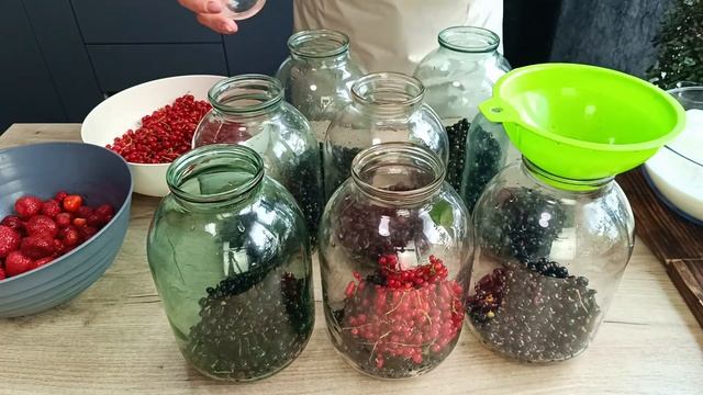 Смородина, порічки, полуниця - простий компот на зиму, ? смотреть онлайн