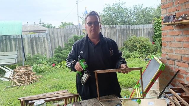 Чем и как сбить рамки для пчёл. Пчеловодство 2025 смотреть онлайн