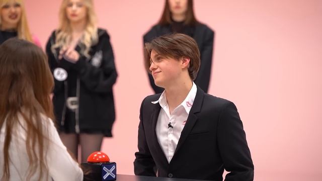 ДАВИД ТУРОВ VS 50 ДЕВУШЕК! ПОЛУЧИЛ ПО ЛИЦУ?? Лизогуб Некр