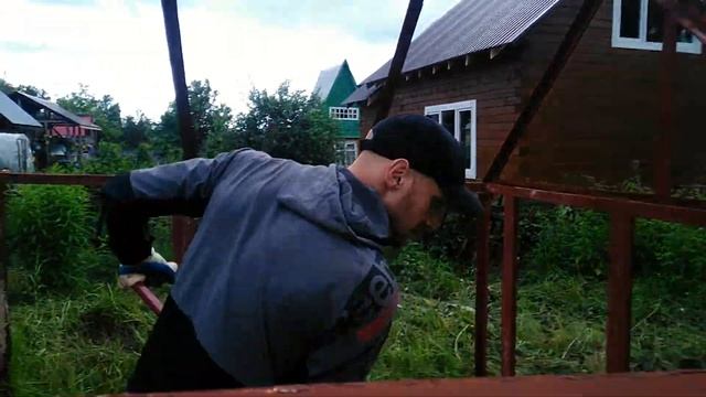 Часть 5. Дача своими руками. Победили траву, нашли стар? смотреть онлайн