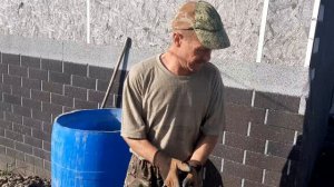 Димка заливал столбы