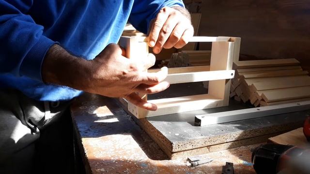 Станок за пчелни рамки нуклеус смотреть онлайн