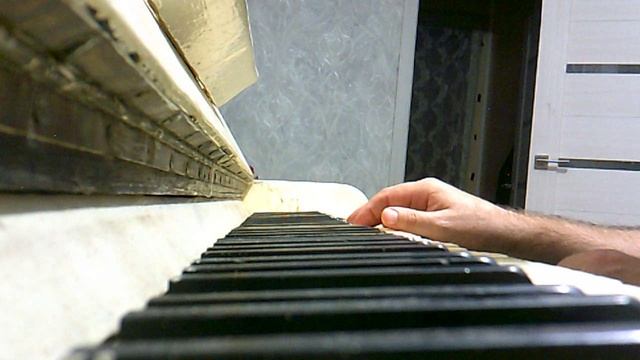 Пианино: продолжаю разучивать вступление к народной песне "Валенки"