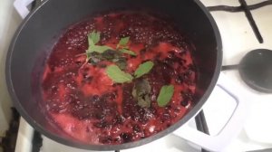 ИЗЫСКАННЫЙ СОУС ИЗ ЧЕРНОЙ СМОРОДИНЫ К МЯСУ И ПТИЦЕ.