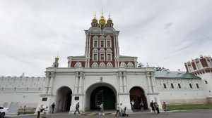 Хотите увидеть Новодевичий монастырь снаружи и внутри - идемте с нами