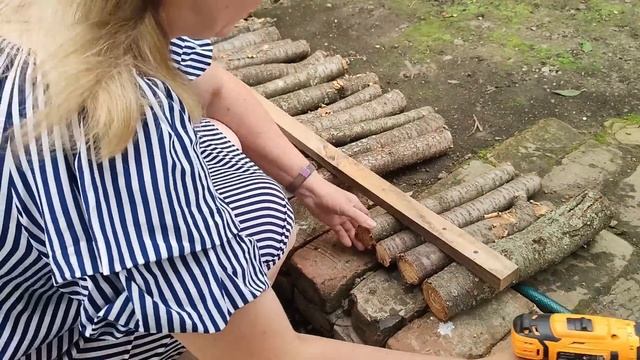 КРЕАТИВНЫЙ ДЕКОР для САДА своими руками / ЦВЕТНИК в ПР? смотреть онлайн