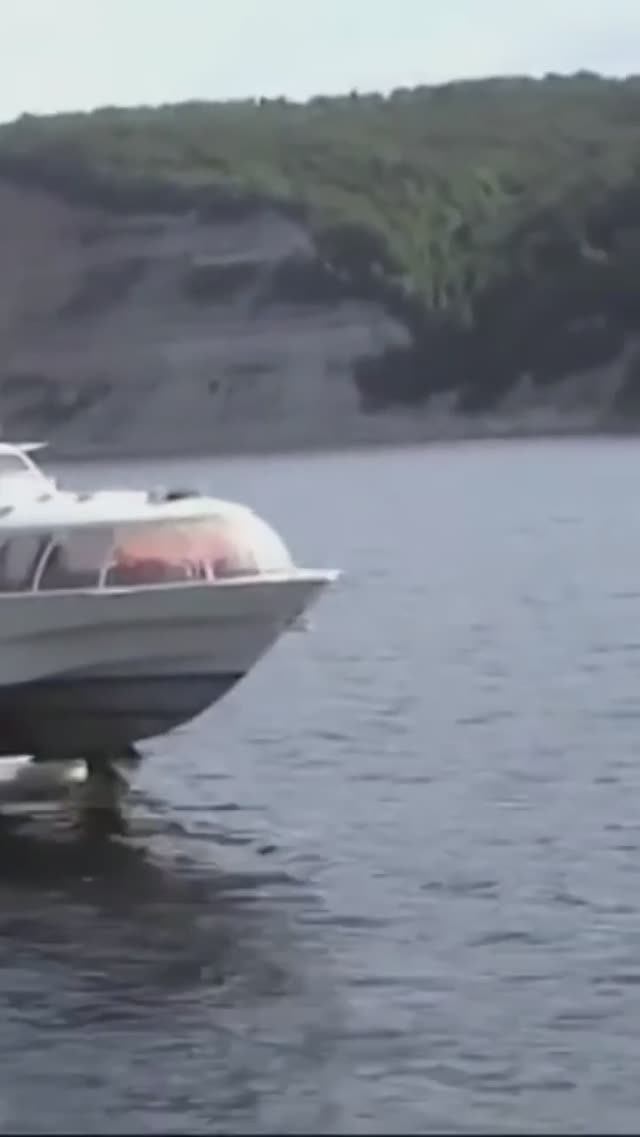 Судно на подводных крыльях на Волге | Метеор-249