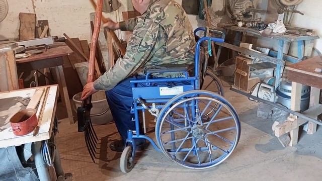 Ручная картофелекопалка в деле. Успевай собирать карт