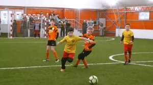 Живем футболом… Новогодний мини-турнир в Детской академии футбола Дмитрия Аленичева.