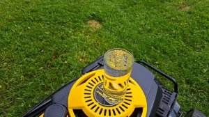 Бензиновая или аккумуляторная: какую газонокосилку в?