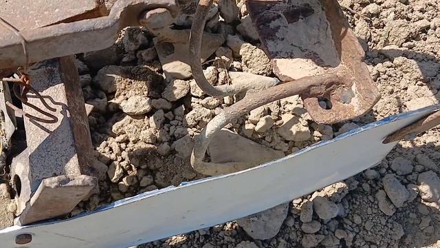 🇺🇦Саморобний ручний культиватор. Працюємо по кормо? смотреть онлайн