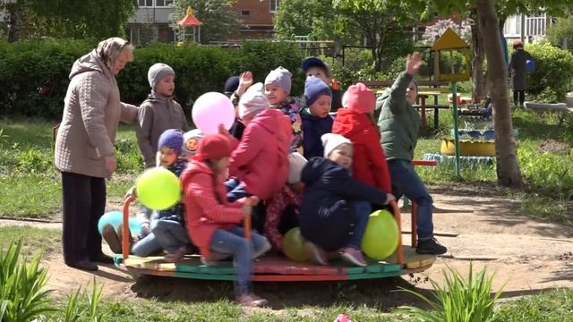 Прощай Любимый Детский Сад 47 Радужный группа Гномики ? смотреть онлайн