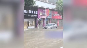 Эвакуировано более 60 тысяч человек: тайфун «Тапа» обрушился на Китай