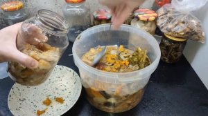 Соленые грибы ассорти опята лисички белые грузди черн