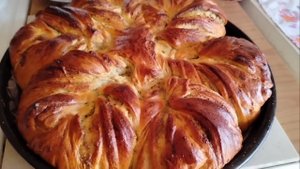 Слоëнный пирог с абрикосовым джемом по рецепту моей мамочки.