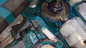 Мини пила 21в греется аккумулятор - ремонт.