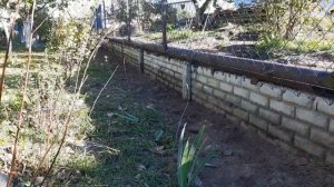 Дешевая подпорная стенка. Мой метод. 5 $ за м.п. (есть еще