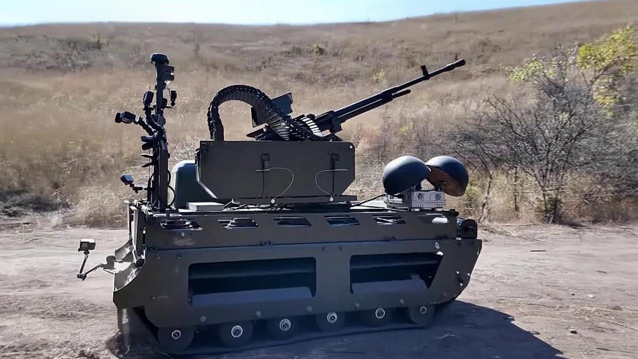 Многоцелевой робот "Курьер" помогает российским бойцам в зоне СВО