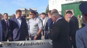 Губернатор Омской области Виталий Хоценко ознакомился с производственными возможностями ИК-7 и ИК-8