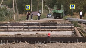 В Александровском завершается реконструкция стратегически важного моста через Томузловку