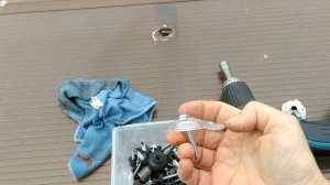 Замена креплений на навесе из поликарбоната. Саморезы