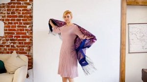 Многоцветный платок из уплотненной шерстяной ткани с