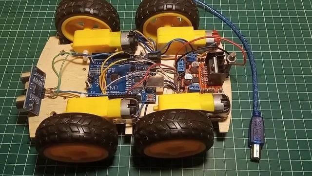 Arduino Uno робот объезжаюший препятствия-своими руками.