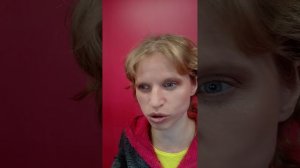 Бесплатный макияж на стенде фирмы avon на ВДНХ