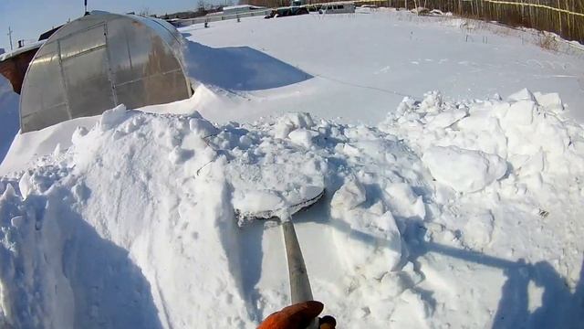 Очистка омшаника от снега смотреть онлайн