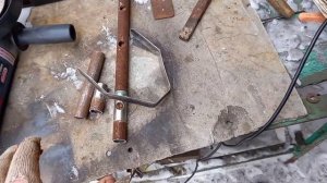 Ручка для лопаты из хлама..