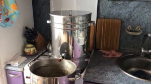 Перетопка пчелиных рамок на воск