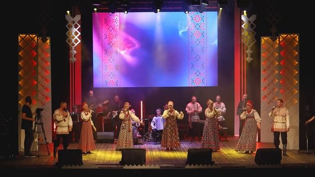 Через садик, через вишенье - Ансамбль Звоны и Джазовый смотреть онлайн