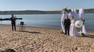 Выездная регистрация на берегу Волги