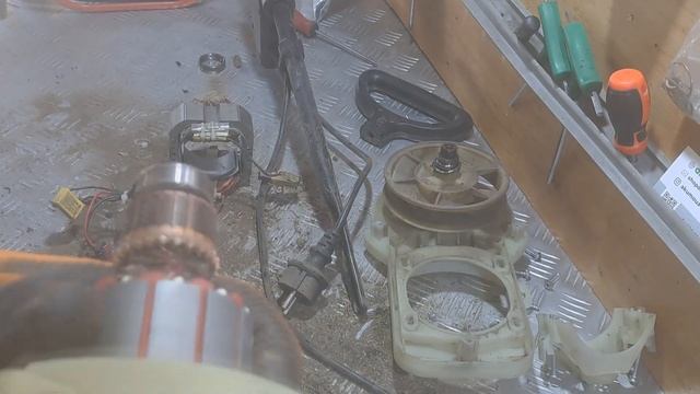 Газонокосилка Makita ELM3320 замена всех подшипников. смотреть онлайн