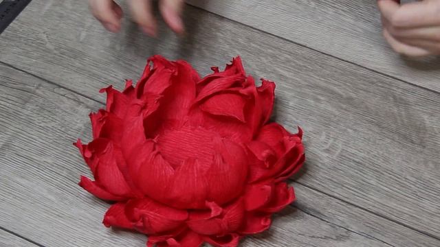 ПИОН из гофрированной бумаги. ЦВЕТОК из КОНФЕТ. ОФОРМЛ смотреть онлайн