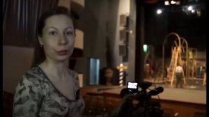 За кулисами: как ставят декорации спектакля и готовят сцену