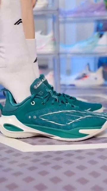 Баскетбольная модель Li-Ning Speed 11 смотреть онлайн