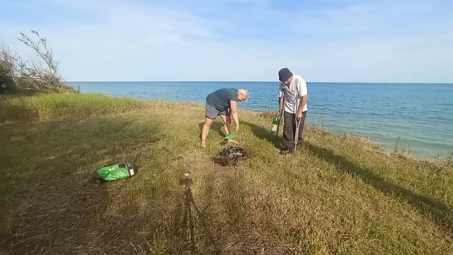 ЖИВУ ОДНА В ДЕРЕВНЕ / ОТДЫХ НА МОРЕ / ОТКРЫЛИ ПЛЯЖНЫЙ СЕ смотреть онлайн