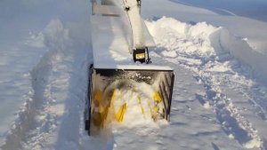 Снегоуборщик Huter SGC 6,8. Обзор и демонстрация работы