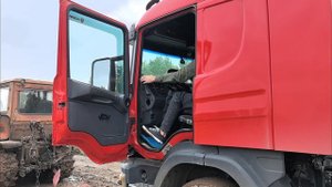 Freightliner вернулся в работу но работ меньше не стало.Caterpillar c15 bxs.Контейнера дормовозим